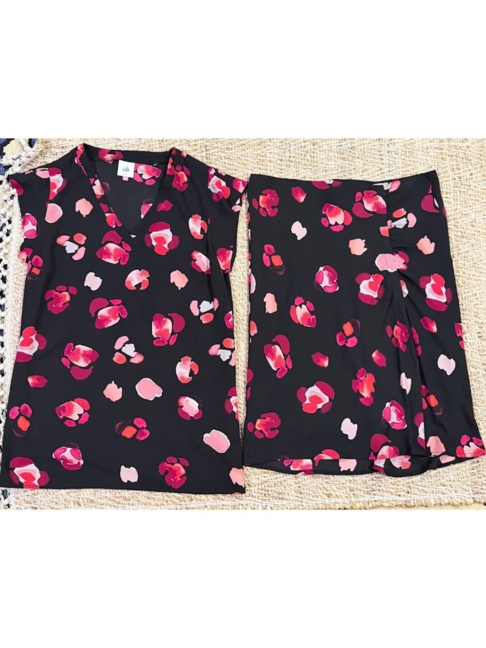 Cabi Women's 2 Piece Set Black Pink Floral V-Neck Top & Ruched Midi Skirt Size S